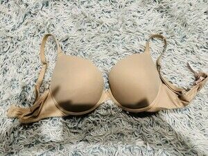 VICTORIA SECRET (34 D) PUSH UP, WEAR EVERYWHERE, PADDED, UNDERWIRE, BEIGE,CRISS